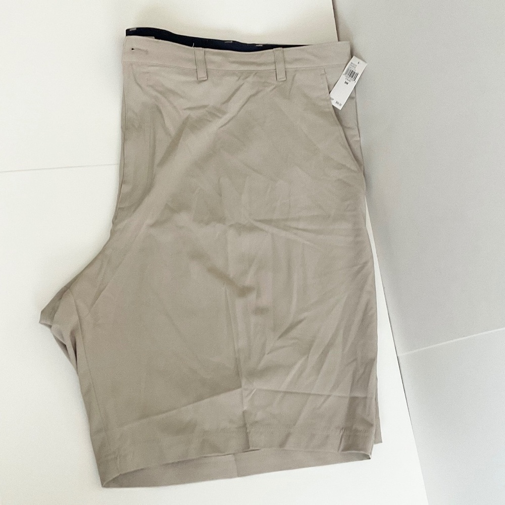 Izod Men's Khaki Flat Front Shorts